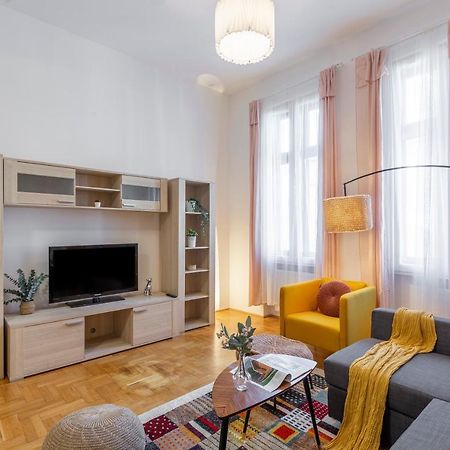 Cozy Home By Bella In The Heart Of 부다페스트 외부 사진