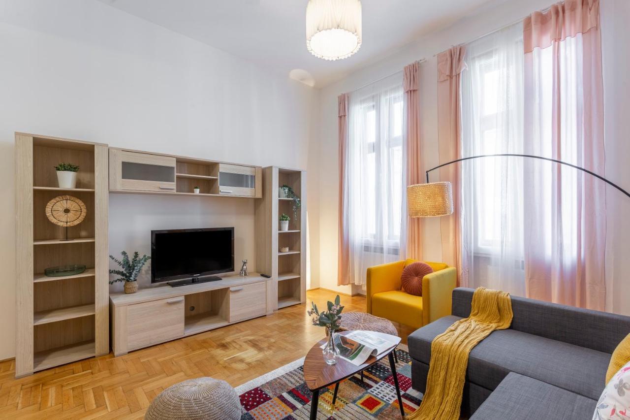 Cozy Home By Bella In The Heart Of 부다페스트 외부 사진