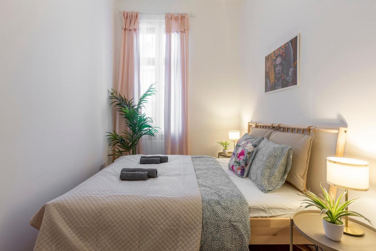 Cozy Home By Bella In The Heart Of 부다페스트 외부 사진